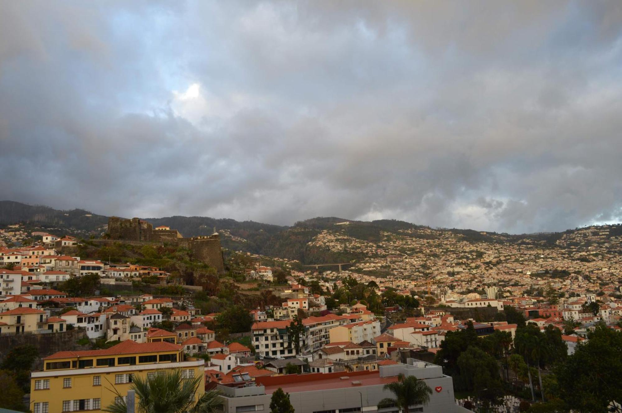Cba Suites Madeira Фуншал Экстерьер фото
